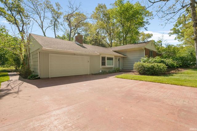 53146 Oakmont Central Drive, South Bend, IN 46637