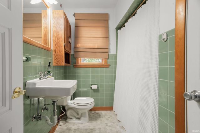 53146 Oakmont Central Drive, South Bend, IN 46637