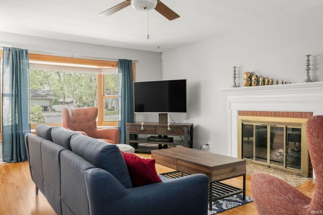 53146 Oakmont Central Drive, South Bend, IN 46637