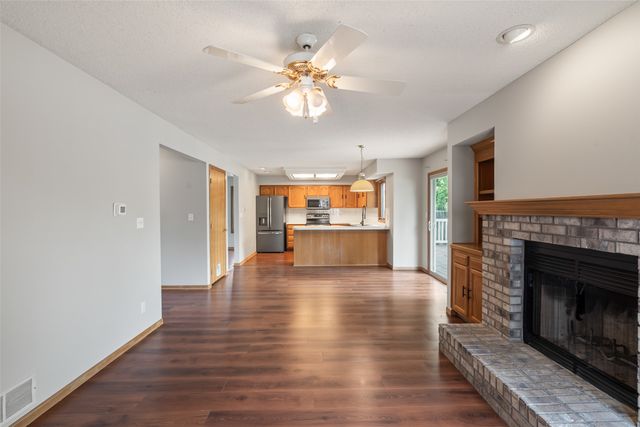 1394 NW 122nd Street, Clive, IA 50365