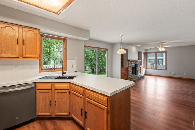 1394 NW 122nd Street, Clive, IA 50365