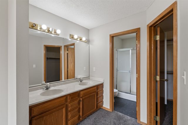 1394 NW 122nd Street, Clive, IA 50365