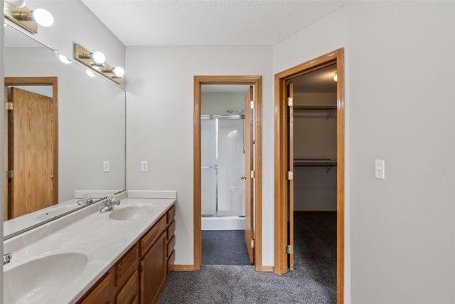 1394 NW 122nd Street, Clive, IA 50365