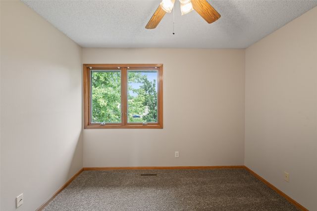 1394 NW 122nd Street, Clive, IA 50365