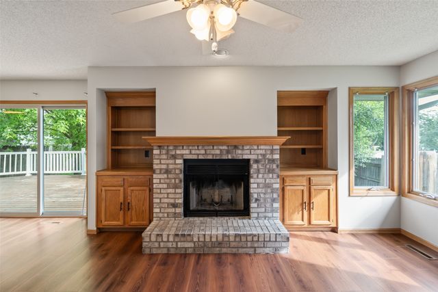 1394 NW 122nd Street, Clive, IA 50365