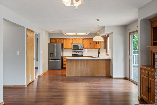 1394 NW 122nd Street, Clive, IA 50365