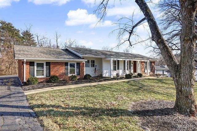 114 Trailswest Dr. Drive, Chesterfield, MO 63017