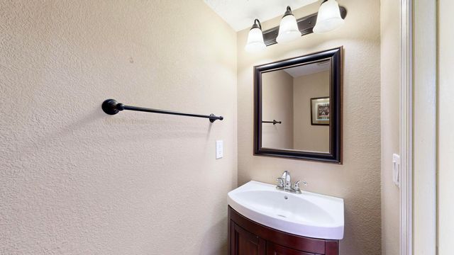 8120 Saddlebrook Avenue NW, Albuquerque, NM 87120