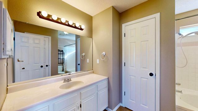 8120 Saddlebrook Avenue NW, Albuquerque, NM 87120