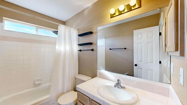 8120 Saddlebrook Avenue NW, Albuquerque, NM 87120