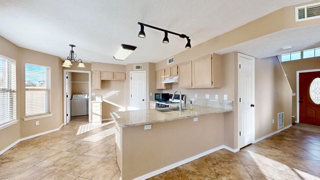 8120 Saddlebrook Avenue NW, Albuquerque, NM 87120