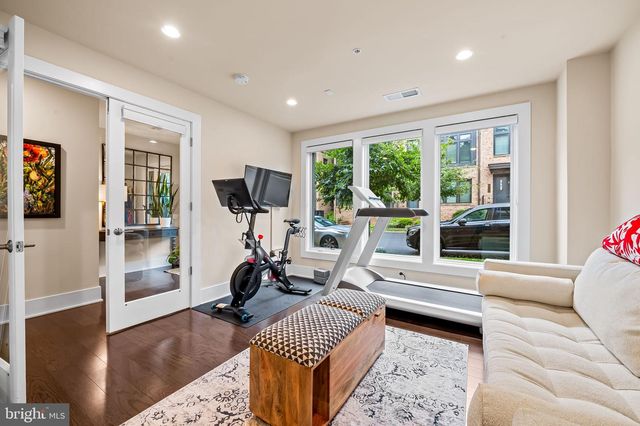 151 WINSOME CIR, Bethesda, MD 20814