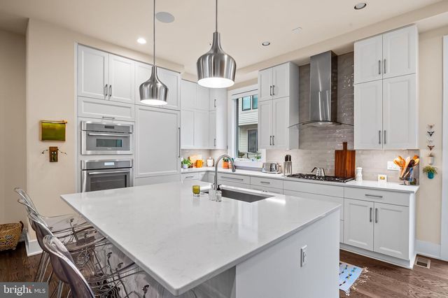 151 WINSOME CIR, Bethesda, MD 20814