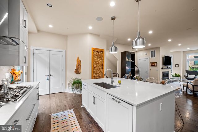 151 WINSOME CIR, Bethesda, MD 20814