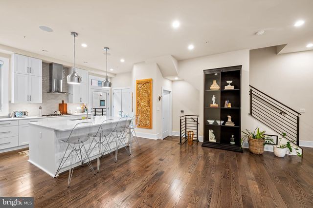 151 WINSOME CIR, Bethesda, MD 20814