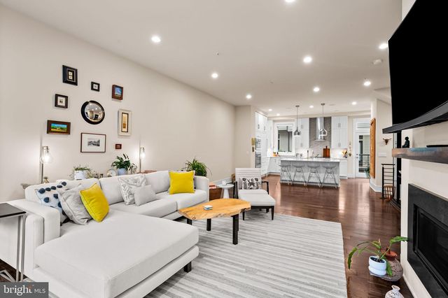 151 WINSOME CIR, Bethesda, MD 20814