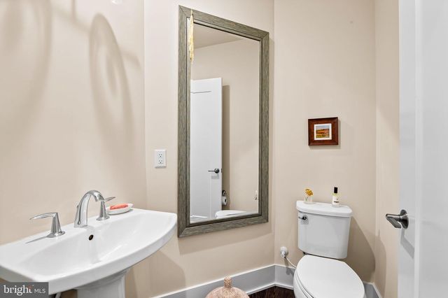 151 WINSOME CIR, Bethesda, MD 20814