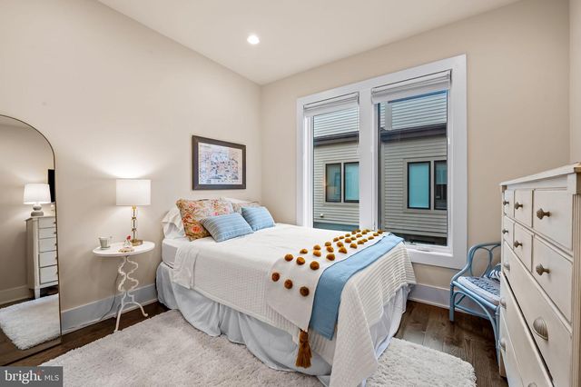 151 WINSOME CIR, Bethesda, MD 20814
