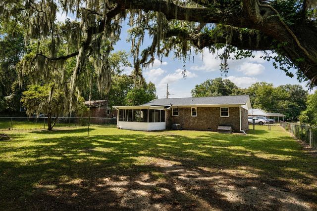 329 Bayview Ave., Georgetown, SC 29440