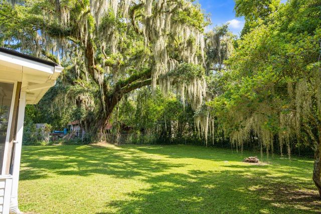 329 Bayview Ave., Georgetown, SC 29440