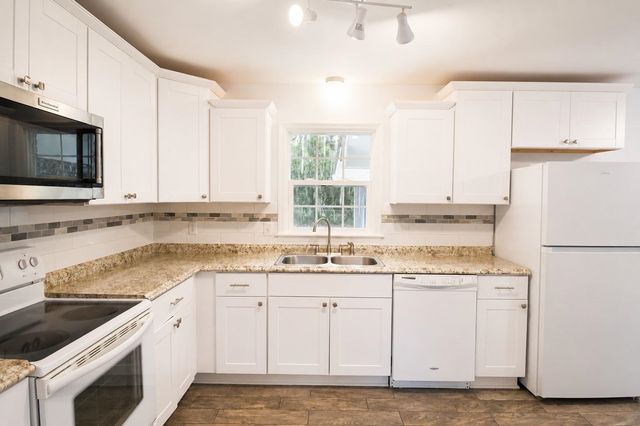 329 Bayview Ave., Georgetown, SC 29440