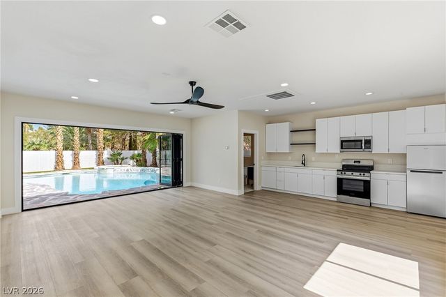 10626 San Vercelli Court, Las Vegas, NV 89141