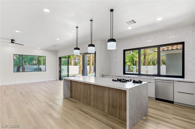 10626 San Vercelli Court, Las Vegas, NV 89141