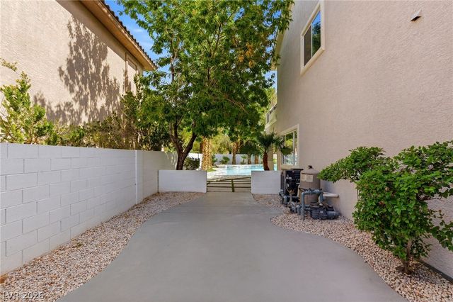 10626 San Vercelli Court, Las Vegas, NV 89141