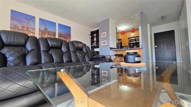 210 N 17th Street 906, St Louis, MO 63103