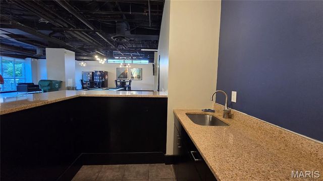 210 N 17th Street 906, St Louis, MO 63103