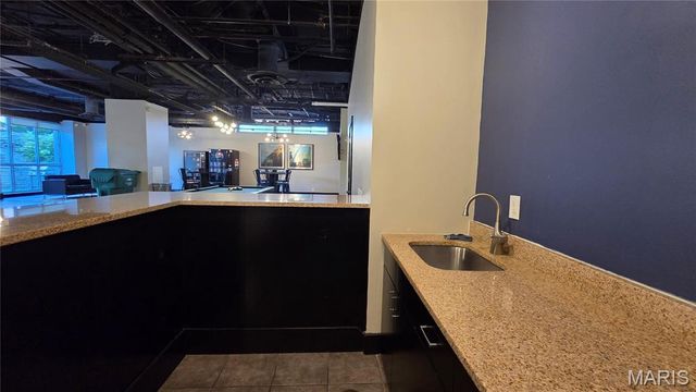 210 N 17th Street 906, St Louis, MO 63103