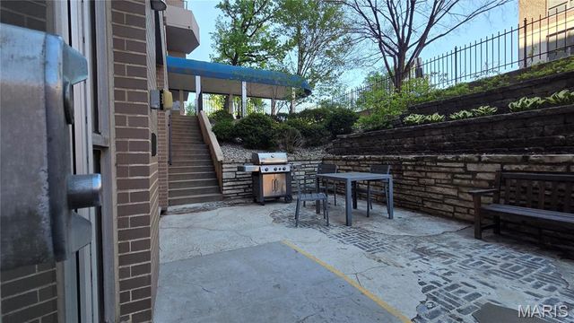 210 N 17th Street 906, St Louis, MO 63103