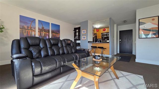 210 N 17th Street 906, St Louis, MO 63103