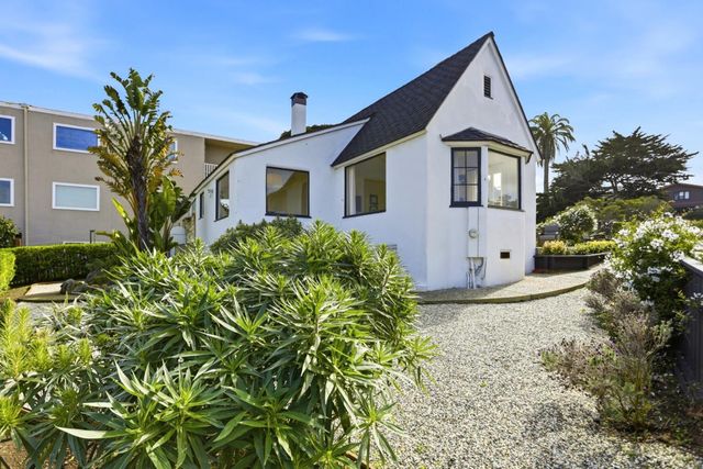 115 1st Street, Pacific Grove, CA 93950