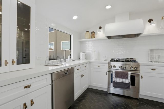 115 1st Street, Pacific Grove, CA 93950