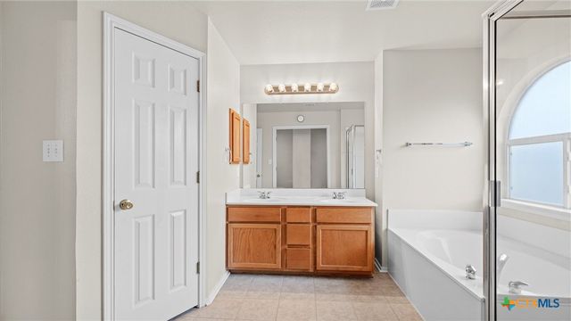 152 Falcon Crossing, Cibolo, TX 78108