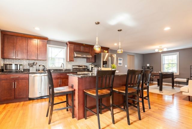 27 Sewall St, Revere, MA 02151