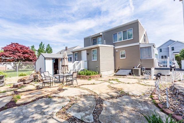 27 Sewall St, Revere, MA 02151