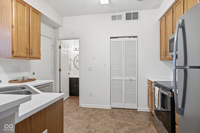 6561 Green Haven Lane C, Indianapolis, IN 46214