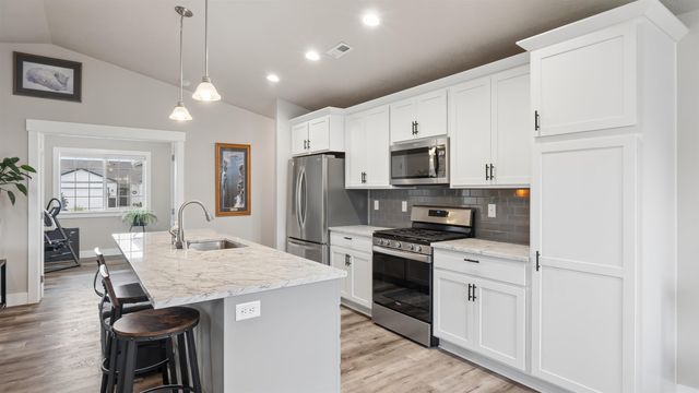 1609 E Marilyn Cir, Deer Park, WA 99006