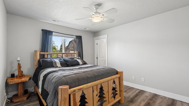 1609 E Marilyn Cir, Deer Park, WA 99006