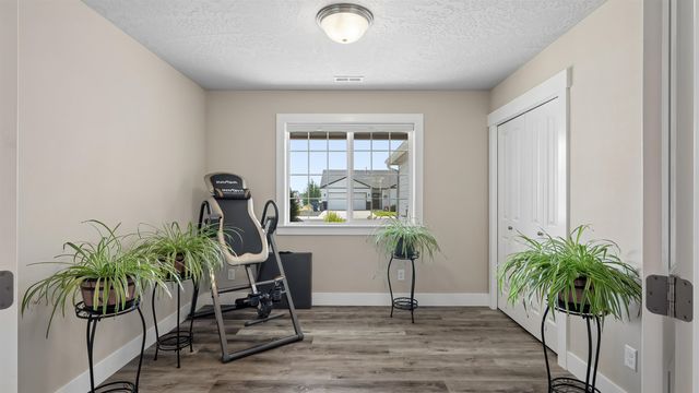 1609 E Marilyn Cir, Deer Park, WA 99006