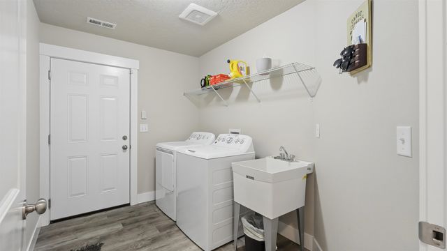 1609 E Marilyn Cir, Deer Park, WA 99006