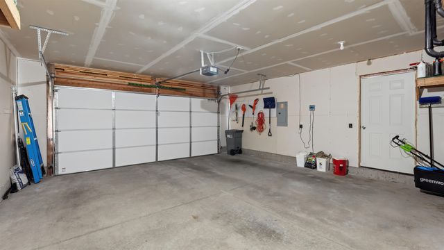 1609 E Marilyn Cir, Deer Park, WA 99006