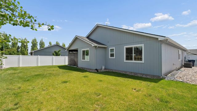 1609 E Marilyn Cir, Deer Park, WA 99006