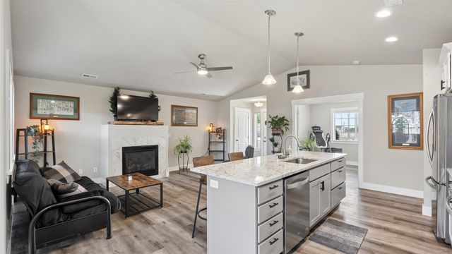 1609 E Marilyn Cir, Deer Park, WA 99006