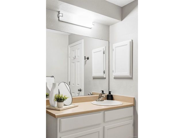 862 S Reed Ct J, Lakewood, CO 80226