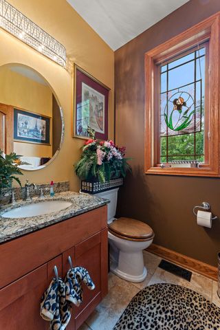 84 Liberty Lakes Drive, Valparaiso, IN 46385