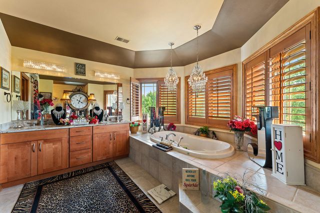 84 Liberty Lakes Drive, Valparaiso, IN 46385