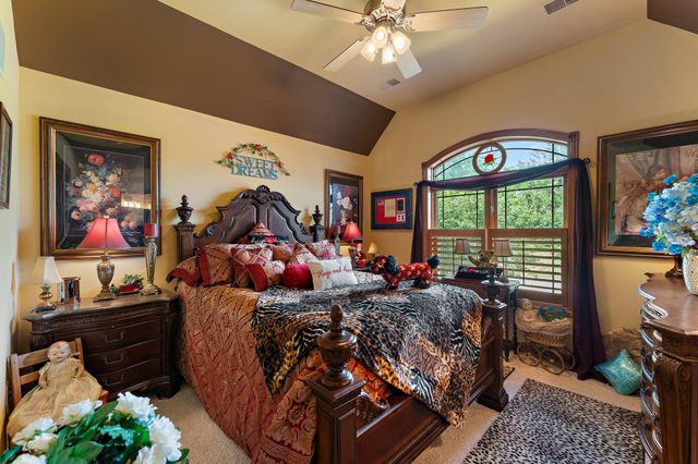 84 Liberty Lakes Drive, Valparaiso, IN 46385